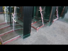 Vetro temperato da 6 mm con buchi di lavorazione e perforazione del bordo del terreno