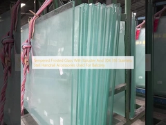 Vetro smerigliato temperato con balaustra e accessori per corrimano in acciaio inossidabile 304 316 utilizzati per balconi